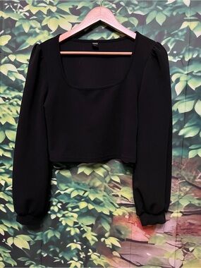 SHEIN Black Square Neck Puff Sleeve Crop Top